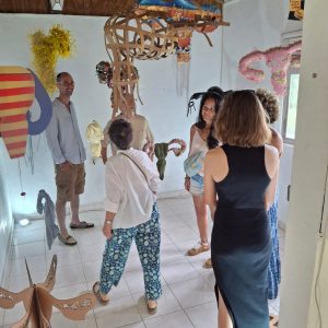 Vernissage de l'exposition Cri de Femmes à la galerie Emergenc'Art avec l'installation artistique d'Hystérie Collective - Vue 1